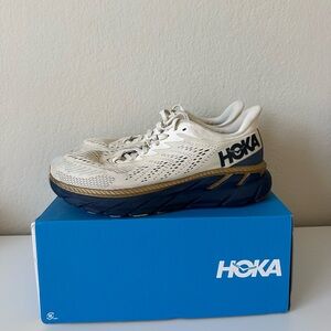 Hoka Women’s Clifton 7 in Indigo/Cream/Gold